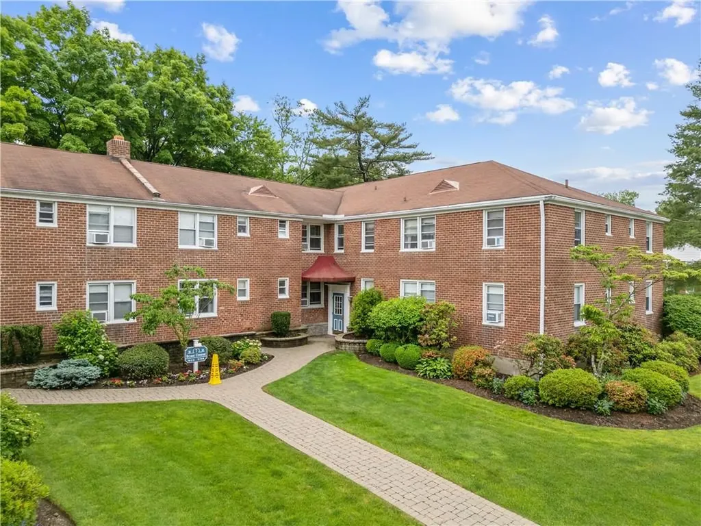 7 Bryant Crescent White Plains NY 10605
