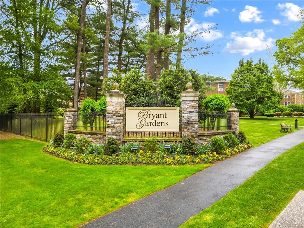 7 Bryant Crescent White Plains NY 10605