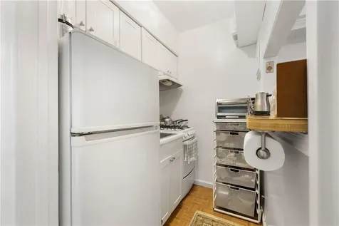 7 Bryant Crescent White Plains NY 10605