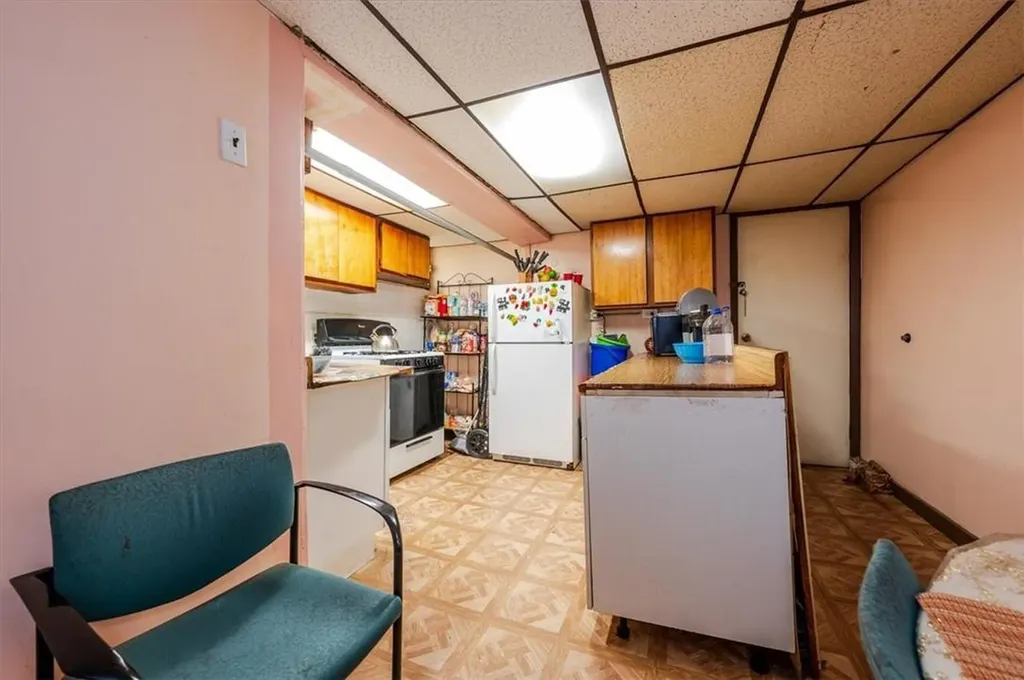417 Hawthorne Street Brooklyn NY 11203