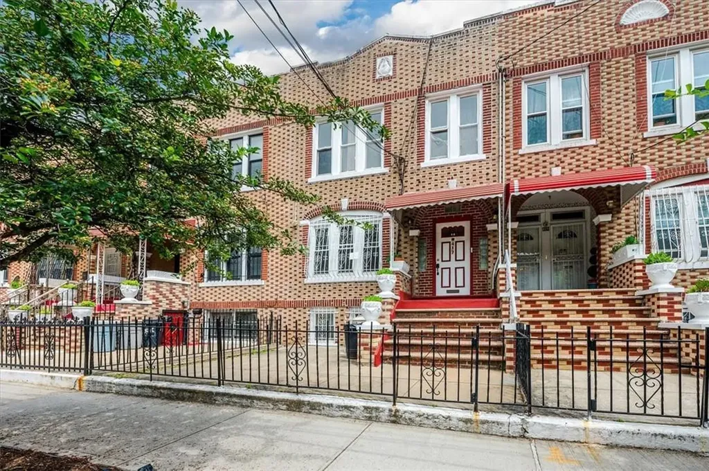 417 Hawthorne Street Brooklyn NY 11203