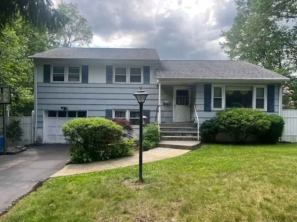 2 Inwood Lane Spring Valley NY 10977