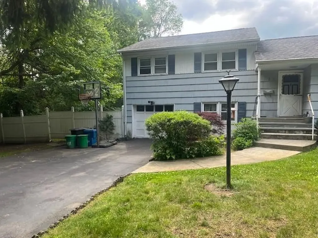 2 Inwood Lane Spring Valley NY 10977