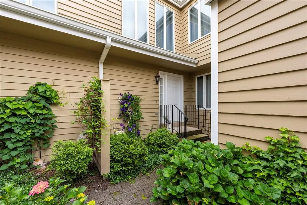 220 Aspen Terrace Poughkeepsie NY 12601