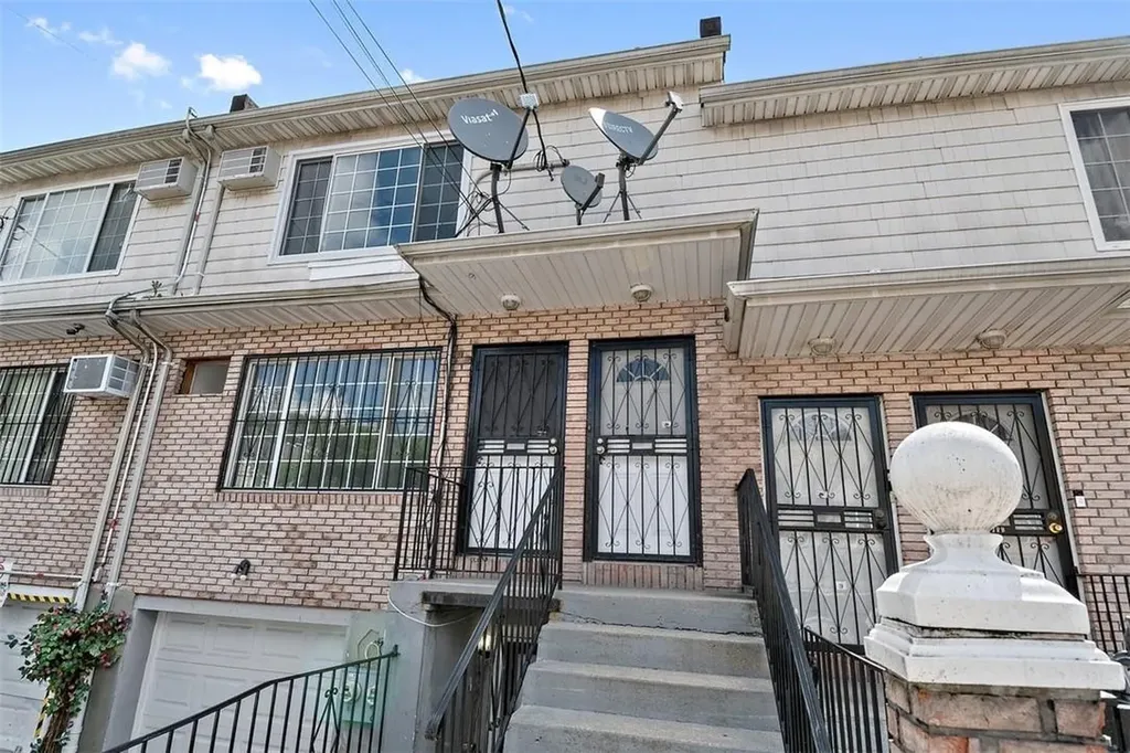 295 Ashford Street Brooklyn NY 11207