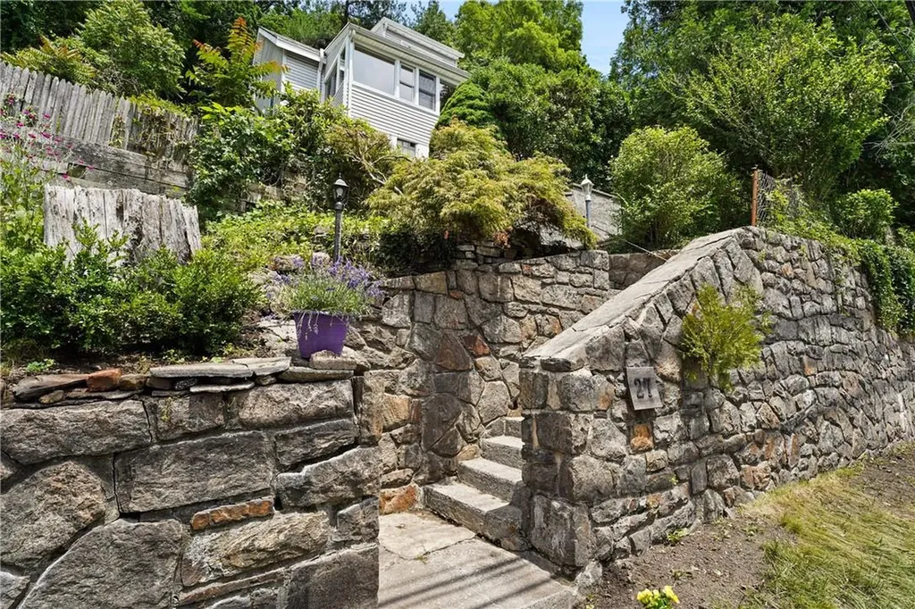 27 Cedar Street Valhalla NY 10595
