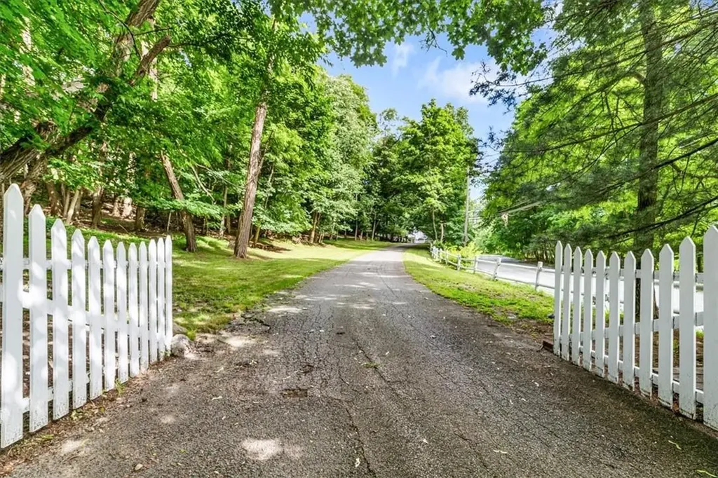 145 Walgrove Avenue Dobbs Ferry NY 10522