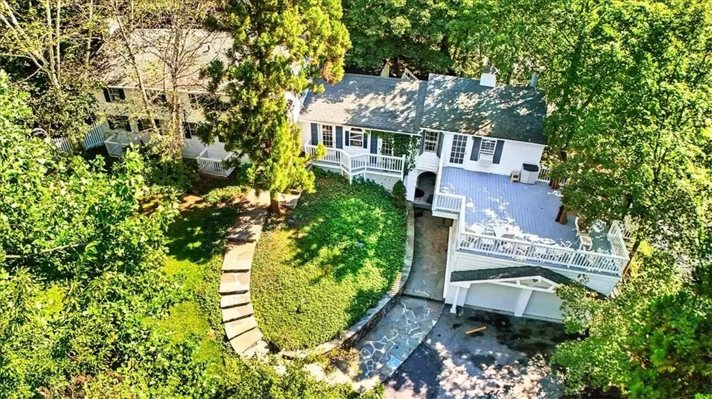 145 Walgrove Avenue Dobbs Ferry NY 10522