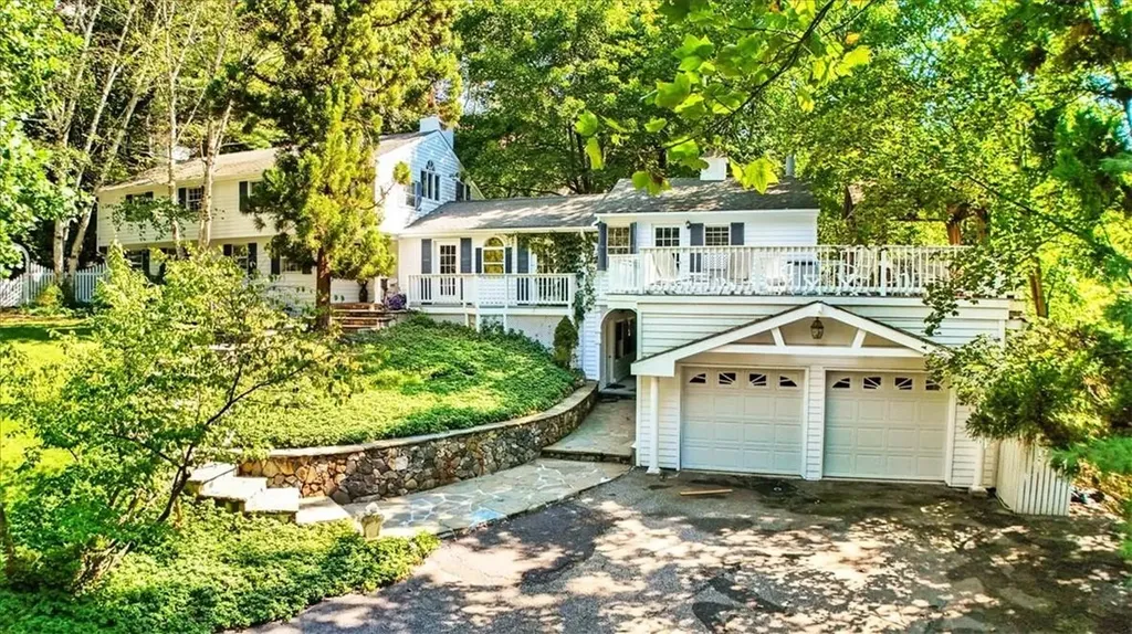 145 Walgrove Avenue Dobbs Ferry NY 10522