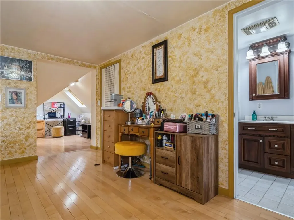 137 Vassar Road Poughkeepsie NY 12603