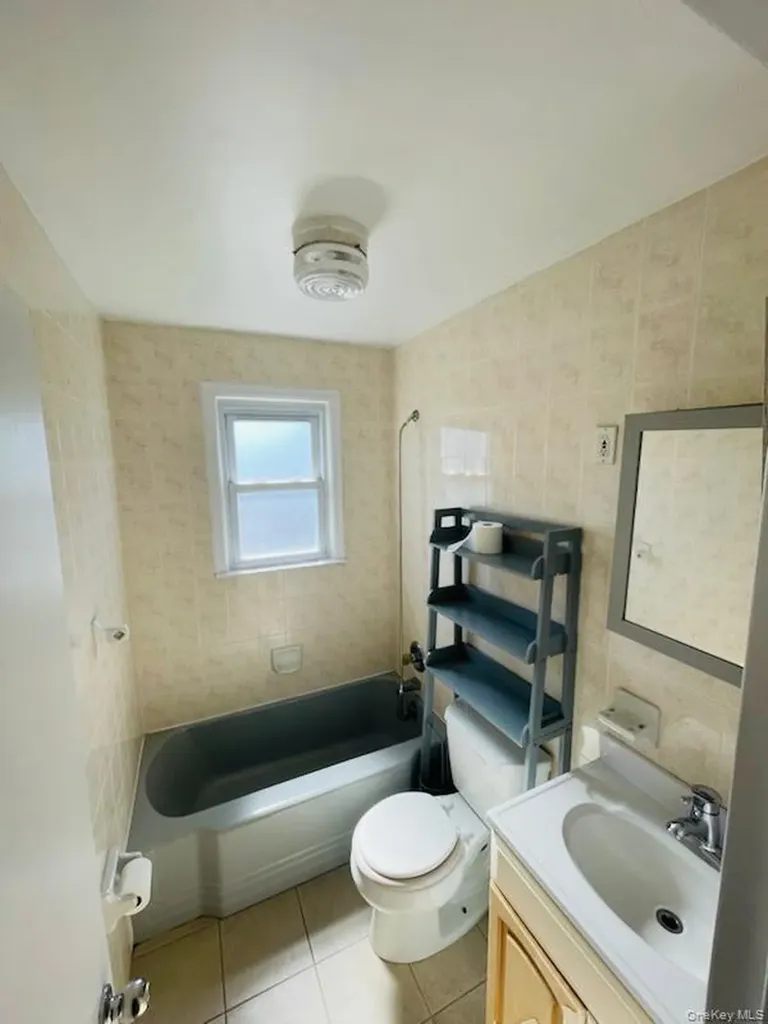 22 Cowles Aka 2 Catskill Avenue Yonkers NY 10704