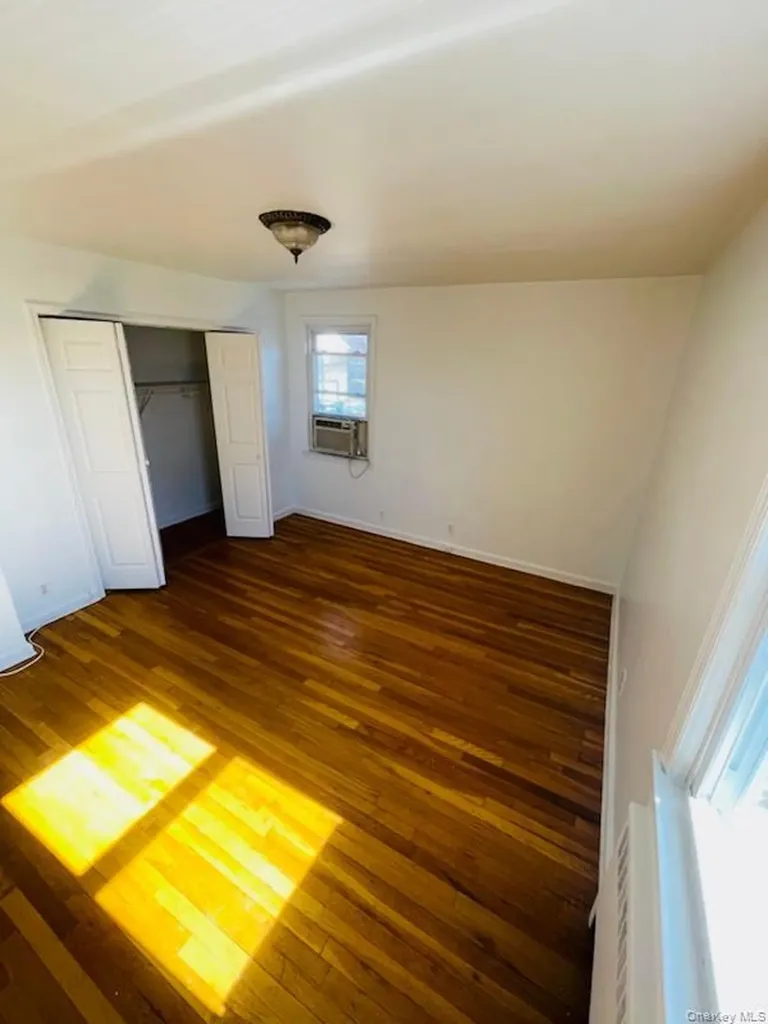 22 Cowles Aka 2 Catskill Avenue Yonkers NY 10704