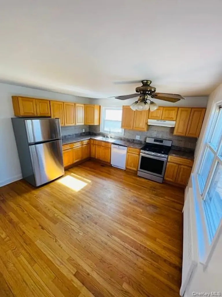 22 Cowles Aka 2 Catskill Avenue Yonkers NY 10704