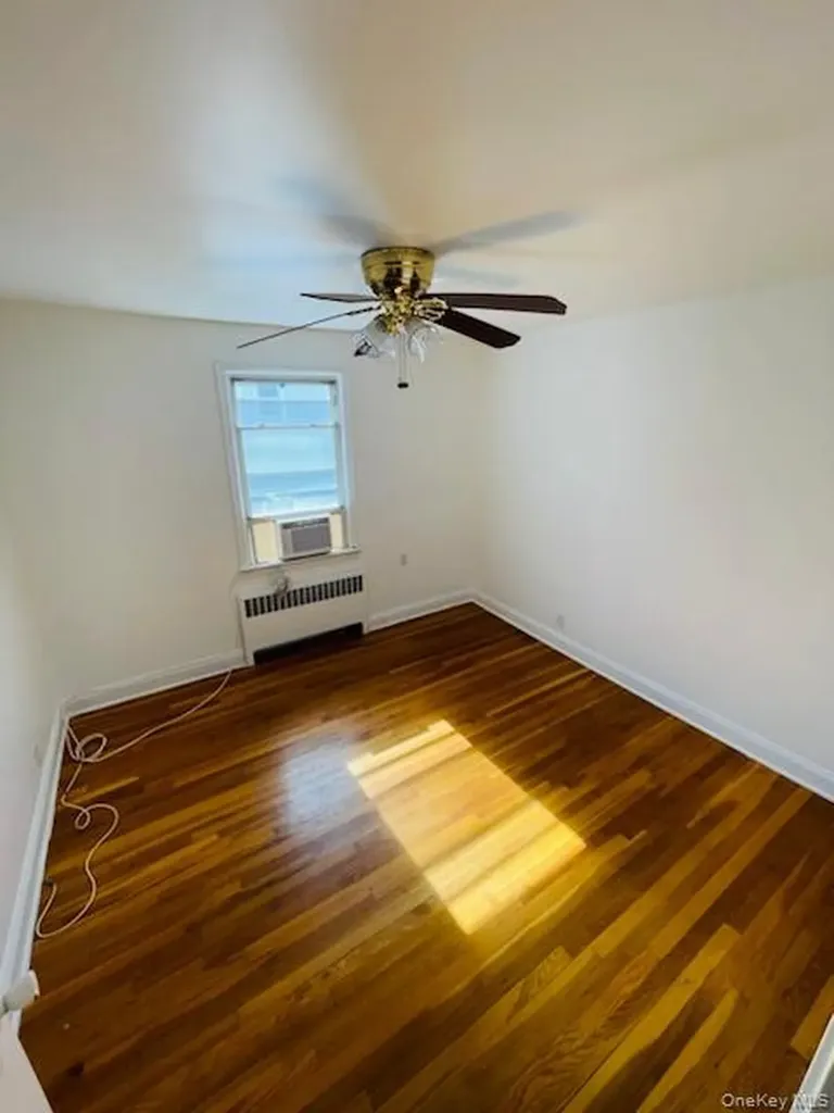 22 Cowles Aka 2 Catskill Avenue Yonkers NY 10704