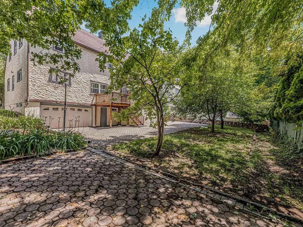 11 Huron Road Yonkers NY 10710