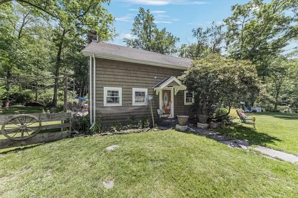 202 Canopus Hollow Road Putnam Valley NY 10579