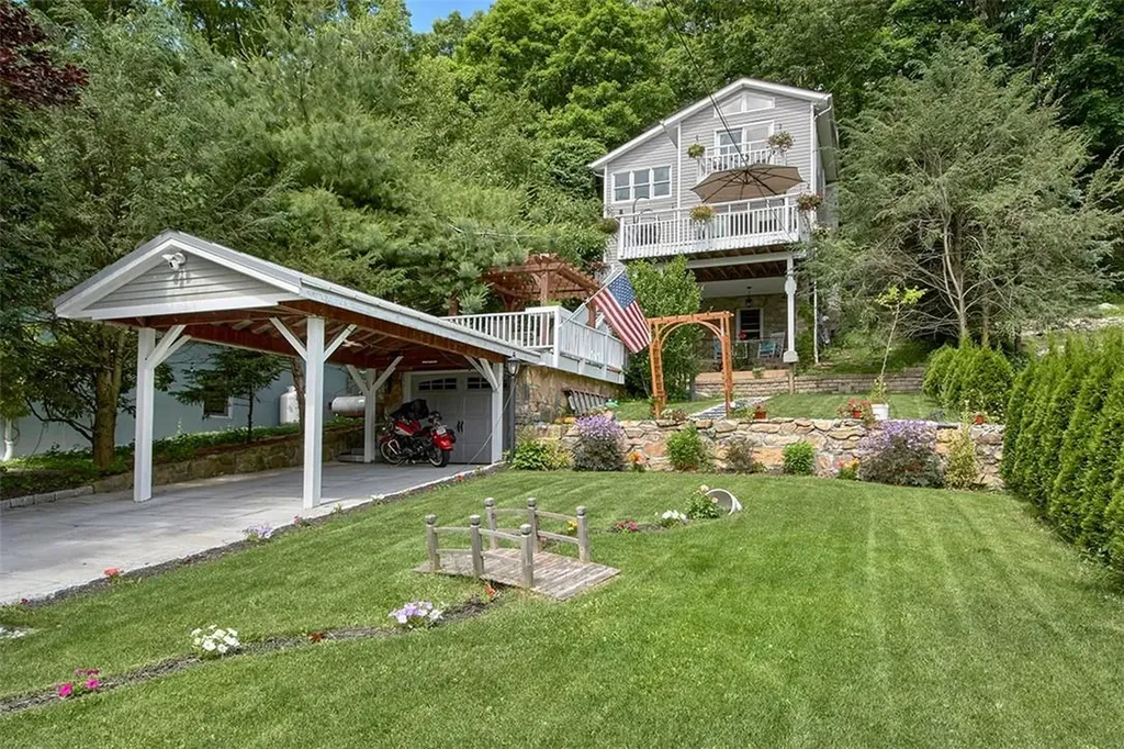 65 Ellen Avenue Carmel NY 10541