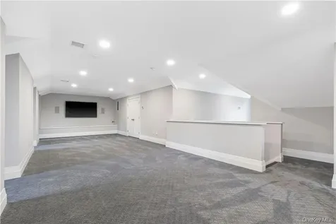 622 W 256th Street Bronx NY 10471