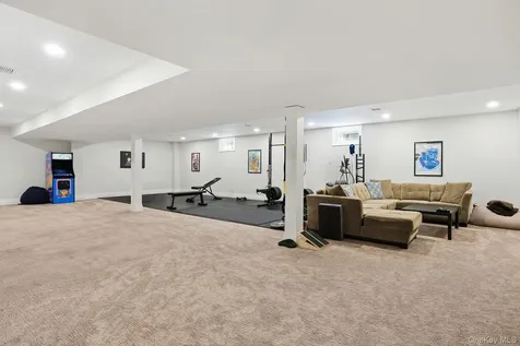 622 W 256th Street Bronx NY 10471