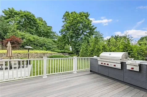 622 W 256th Street Bronx NY 10471