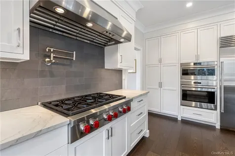 622 W 256th Street Bronx NY 10471