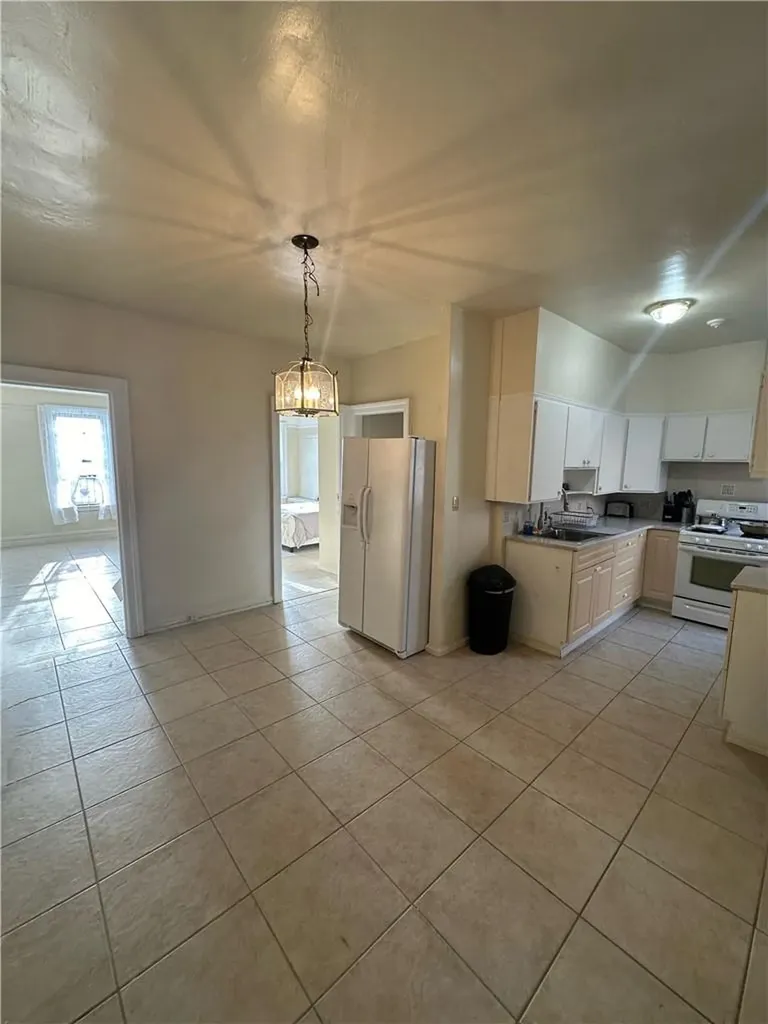 2922 Barnes Avenue Bronx NY 10467