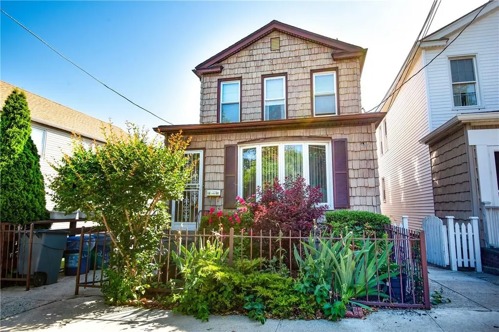 1032 Hollywood Avenue Bronx NY 10465