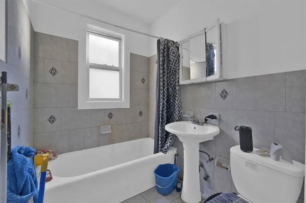 1362 Noble Avenue Bronx NY 10472
