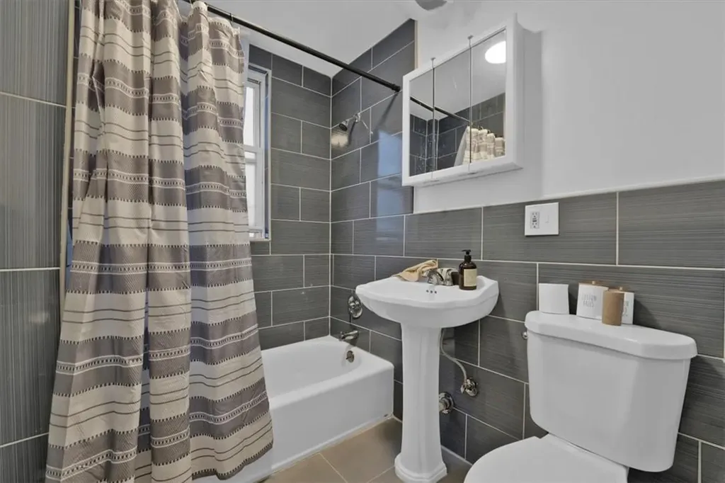 1362 Noble Avenue Bronx NY 10472
