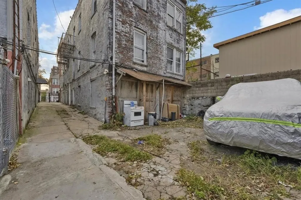 1362 Noble Avenue Bronx NY 10472