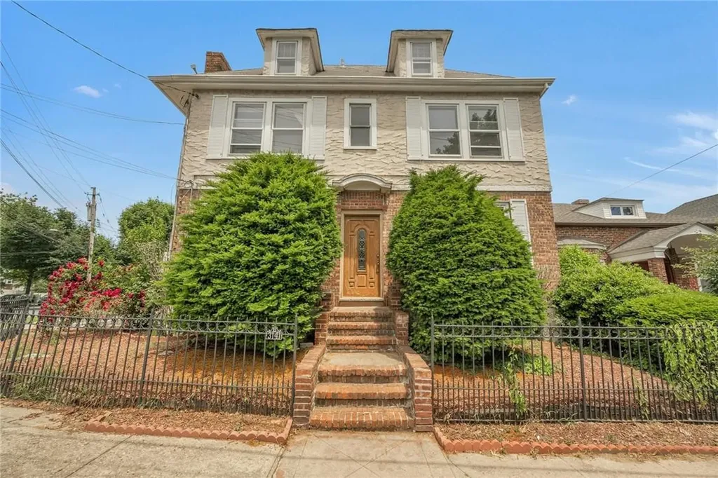 3141 Valhalla Drive Bronx NY 10465