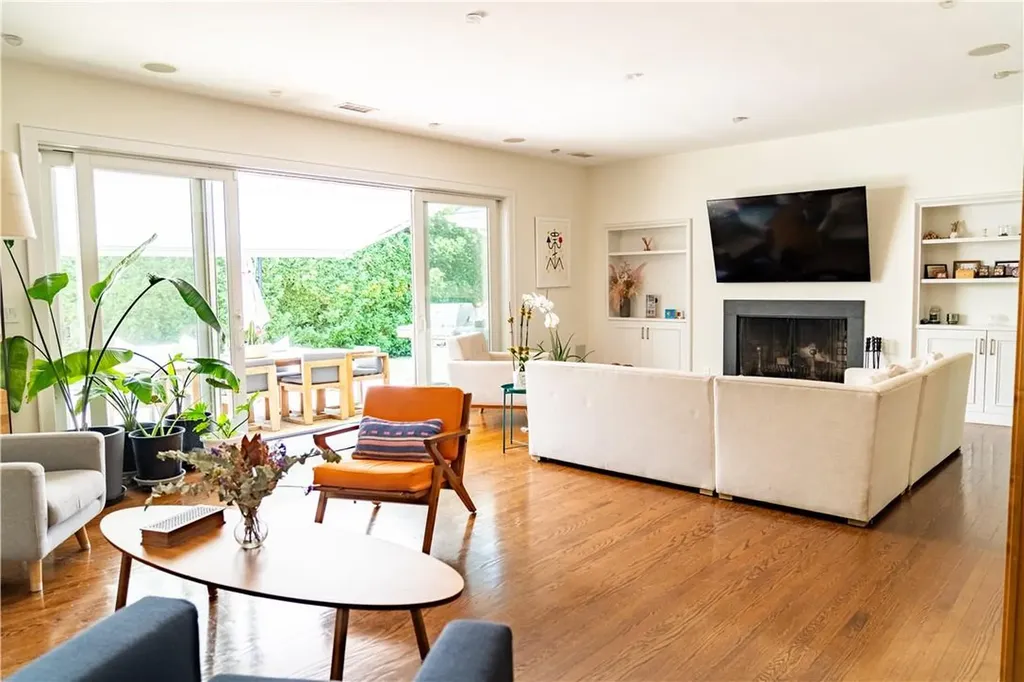 693 Esplanade Pelham NY 10803