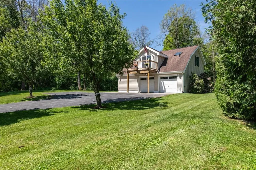 61 S Quaker Lane Hyde Park NY 12538