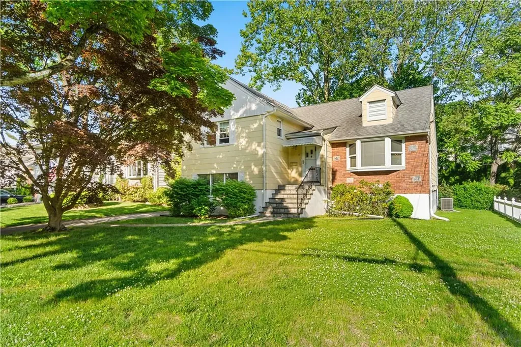 8 Eton Place Eastchester NY 10709
