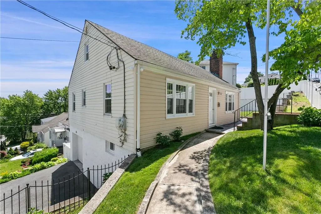 140 Amackassin Terrace Yonkers NY 10703
