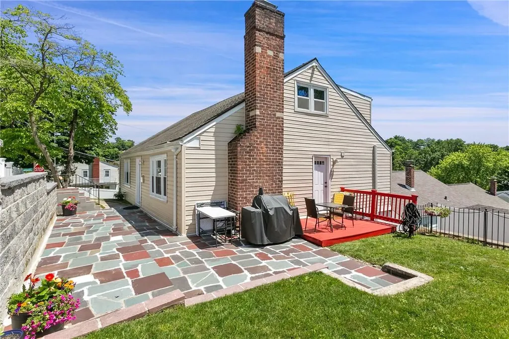 140 Amackassin Terrace Yonkers NY 10703