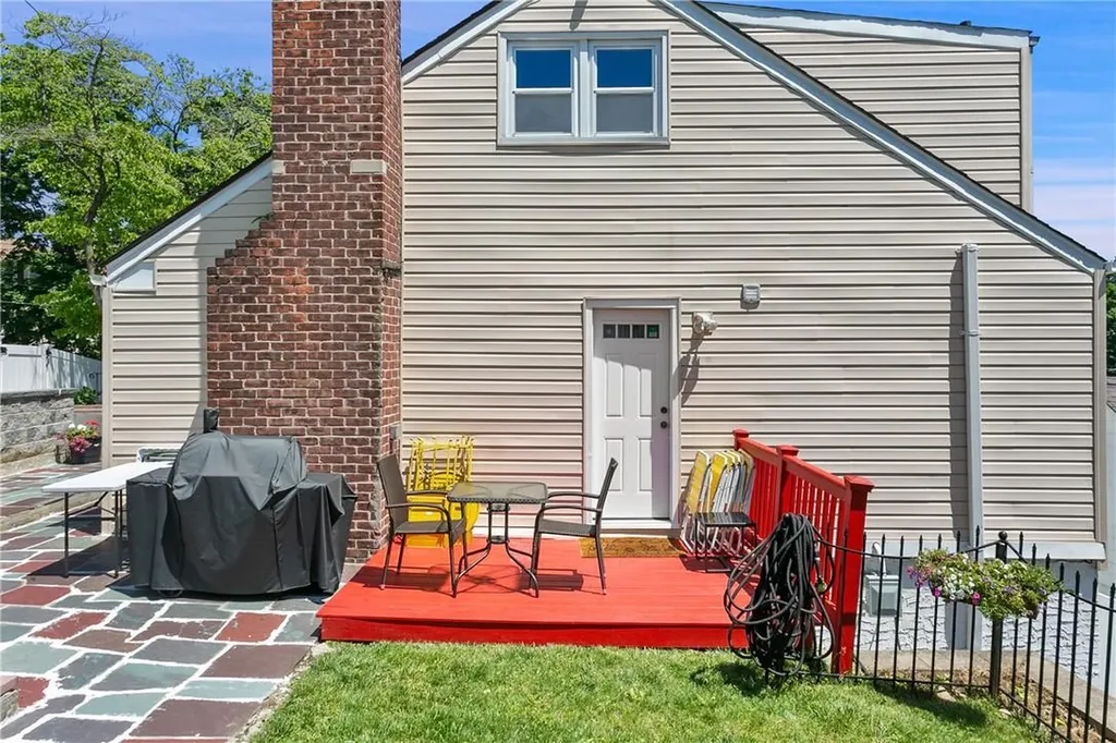 140 Amackassin Terrace Yonkers NY 10703