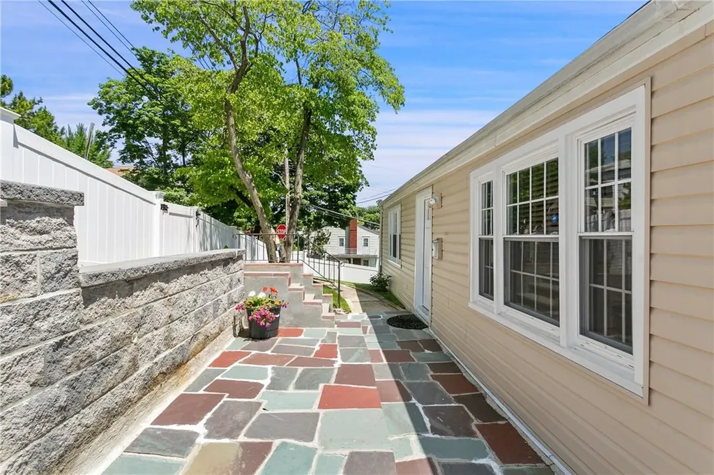 140 Amackassin Terrace Yonkers NY 10703