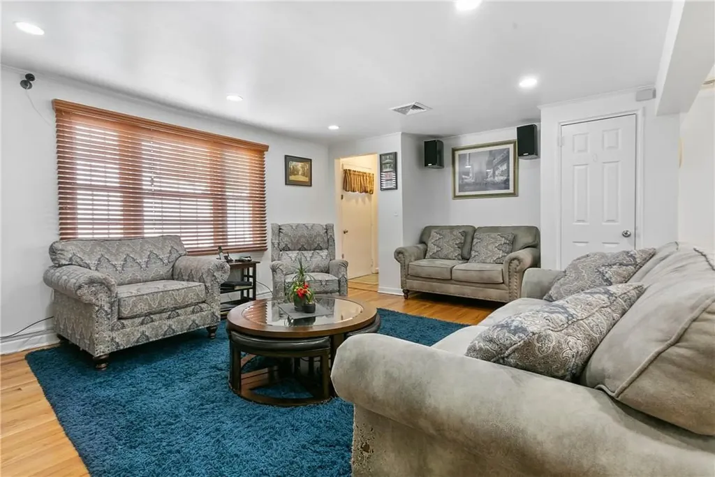 140 Amackassin Terrace Yonkers NY 10703