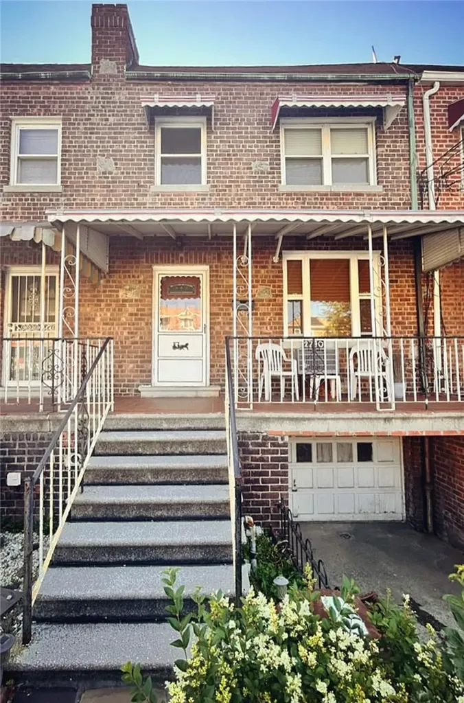 2740 Fish Avenue Bronx NY 10469