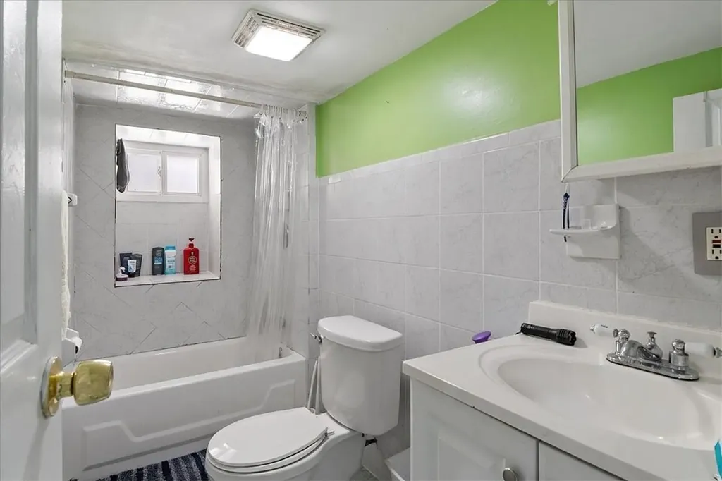 224 Newman Avenue Bronx NY 10473