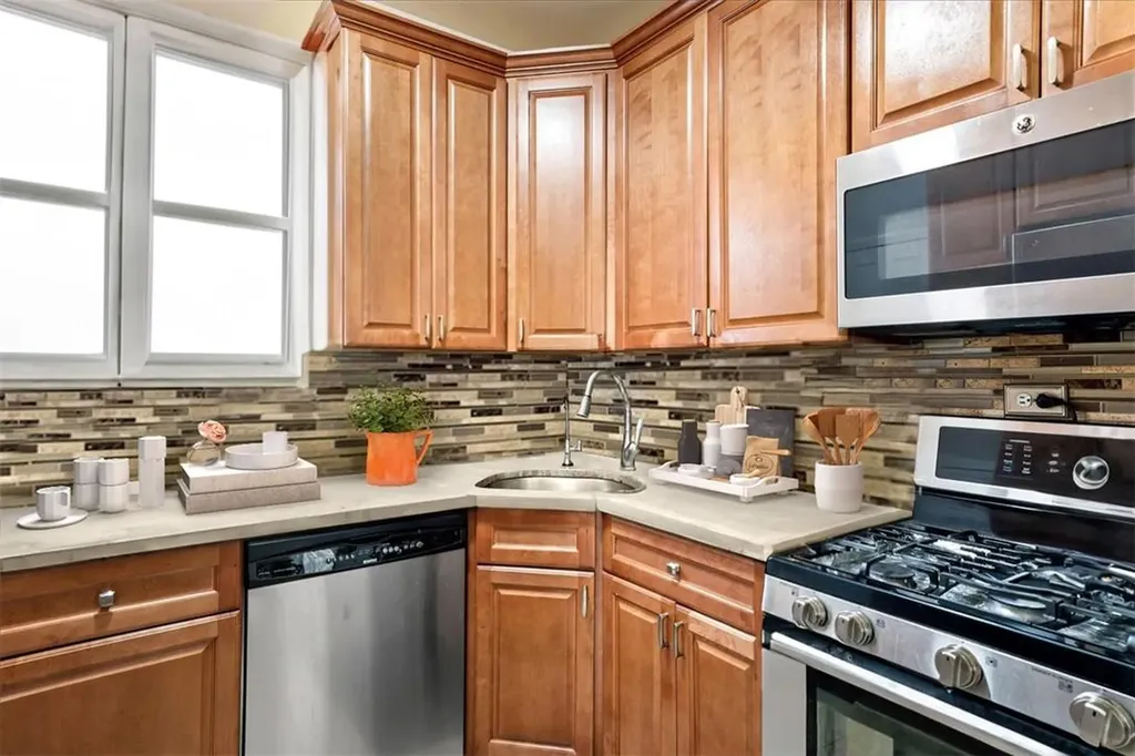 224 Newman Avenue Bronx NY 10473