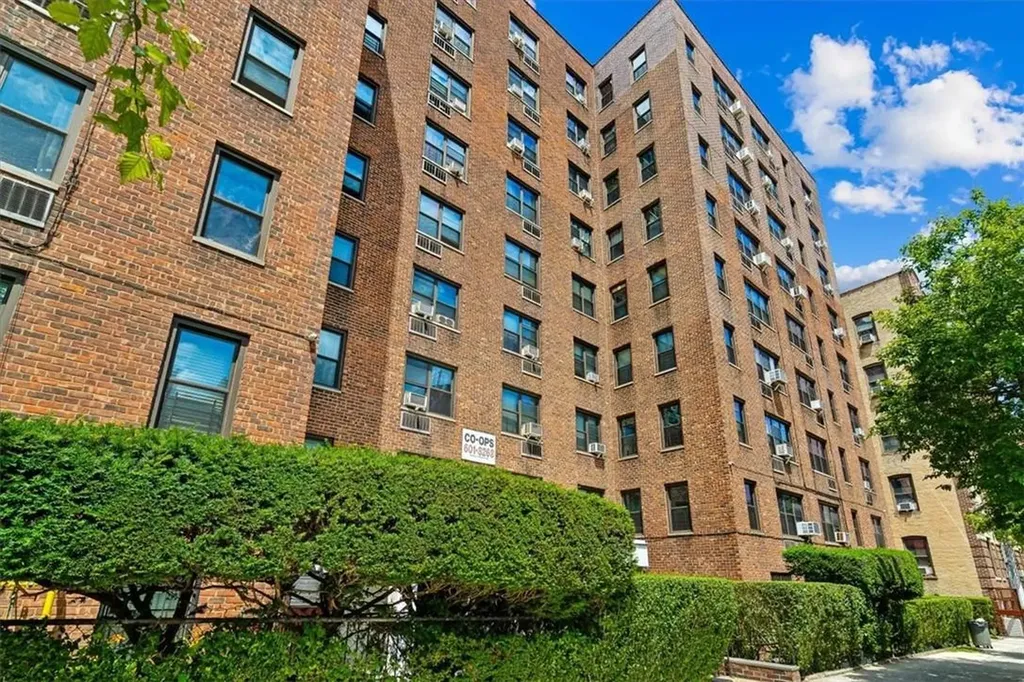 2835 Webb Avenue Bronx NY 10468