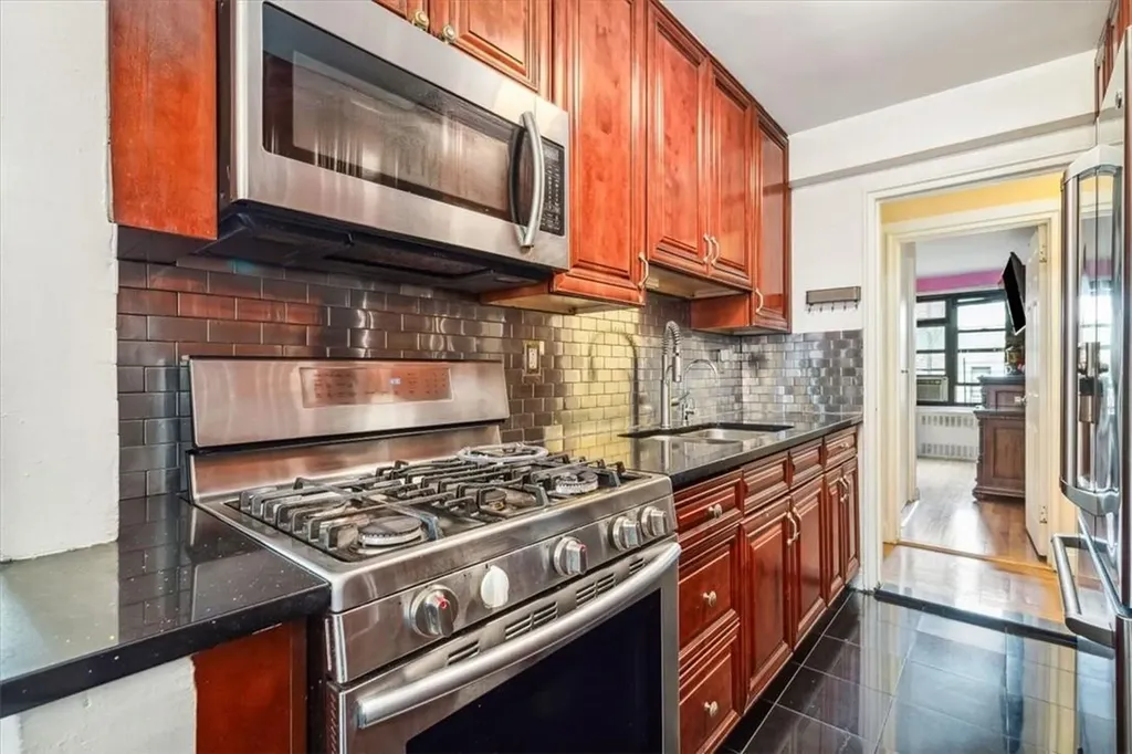 2835 Webb Avenue Bronx NY 10468