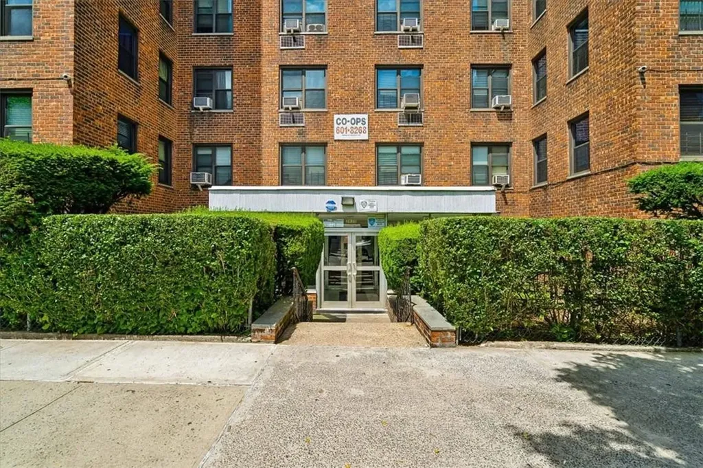 2835 Webb Avenue Bronx NY 10468