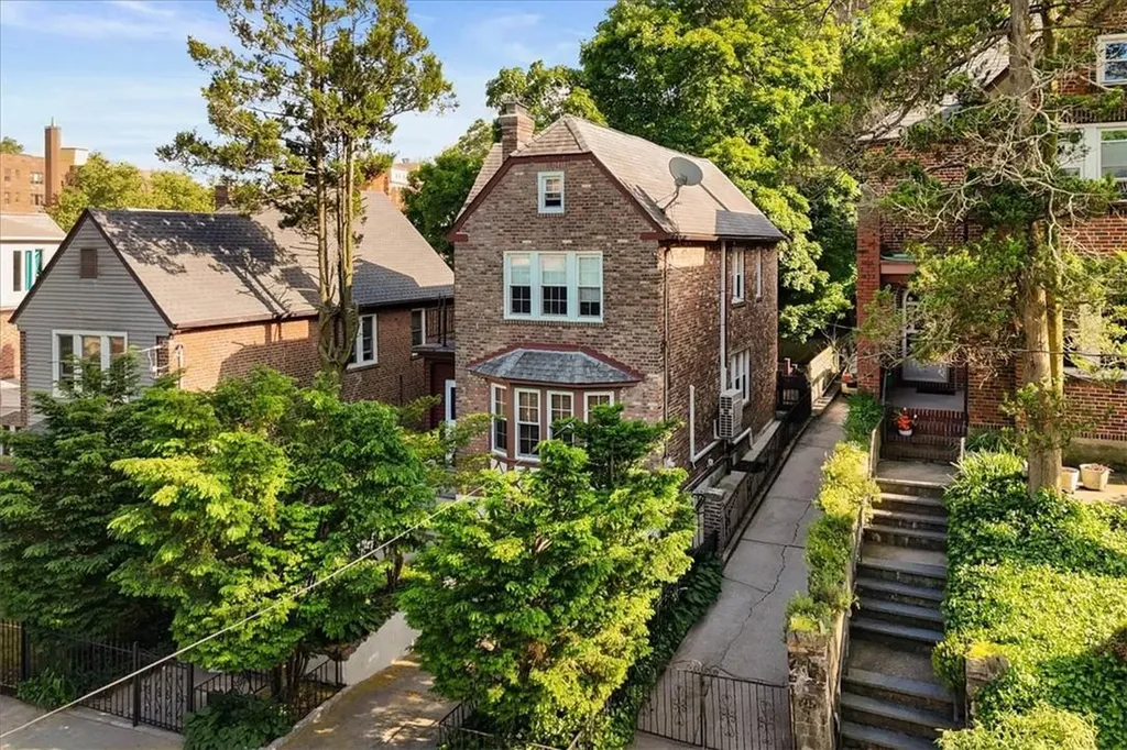 228 W 259th Street Bronx NY 10471