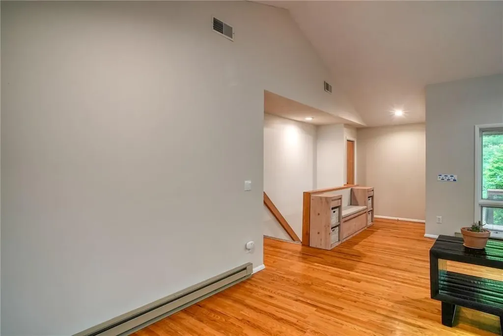 5 Buckingham Circle Rock Hill NY 12775
