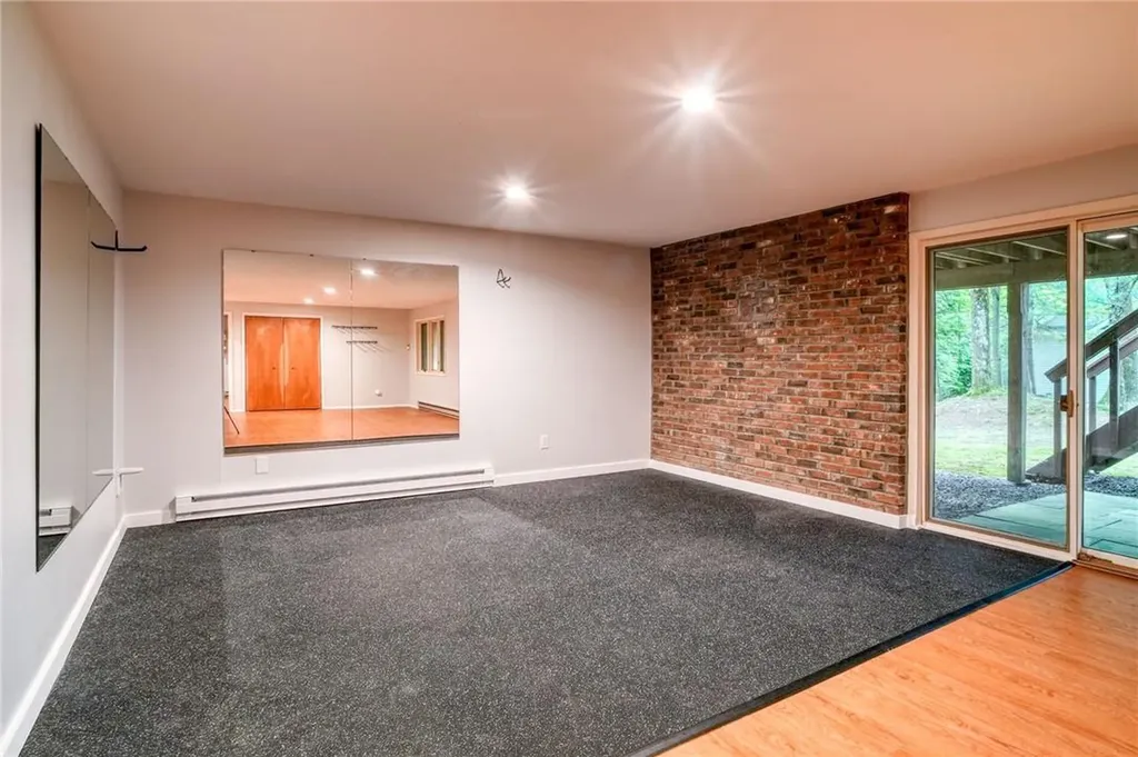 5 Buckingham Circle Rock Hill NY 12775