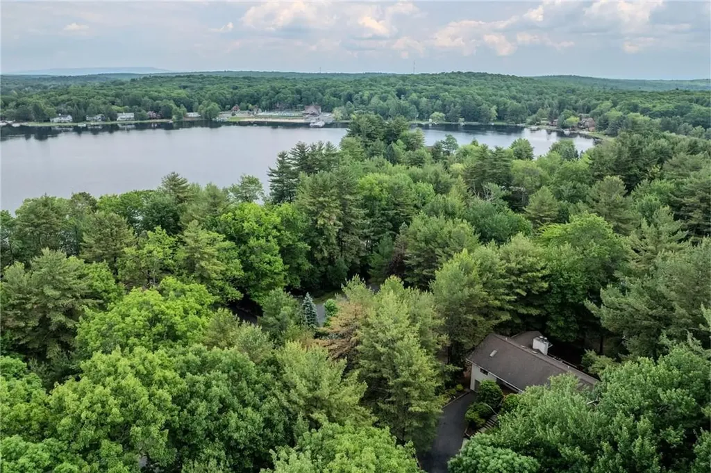 5 Buckingham Circle Rock Hill NY 12775