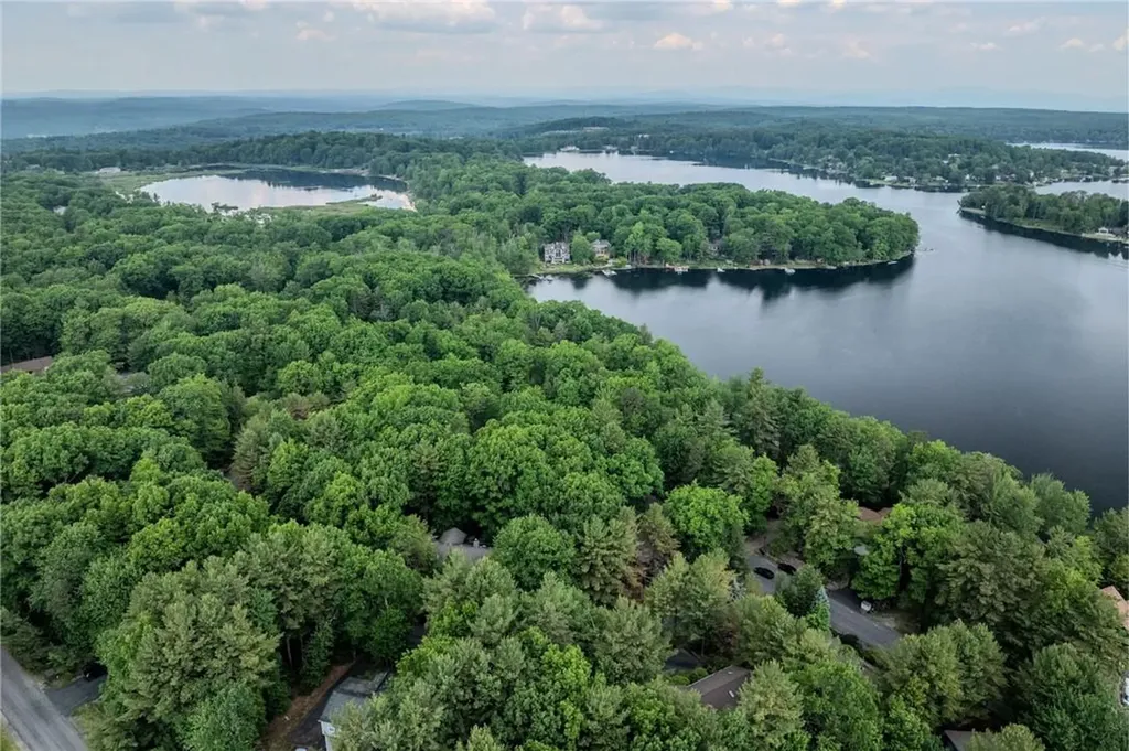 5 Buckingham Circle Rock Hill NY 12775